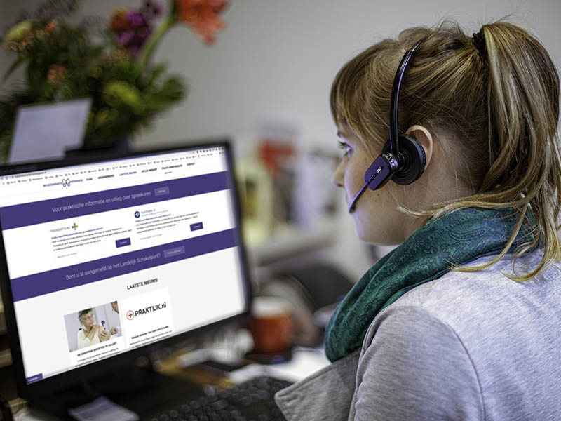 Assistente-telefoniste3-800600